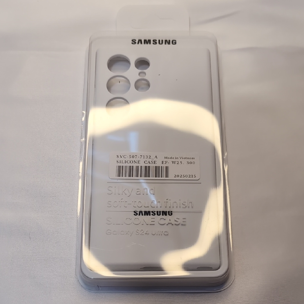 Samsung Galaxy S24 Silicone Case - White